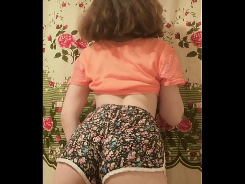 ❤️ Leanabh òg sexy a ’toirt dheth na shorts aice air a’ chamara ️ Bhidio anal aig porn gd.pornohammer.ru ️❤